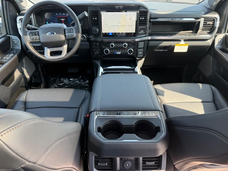 Ford Super Duty F-250 SRW Vehicle Image 08