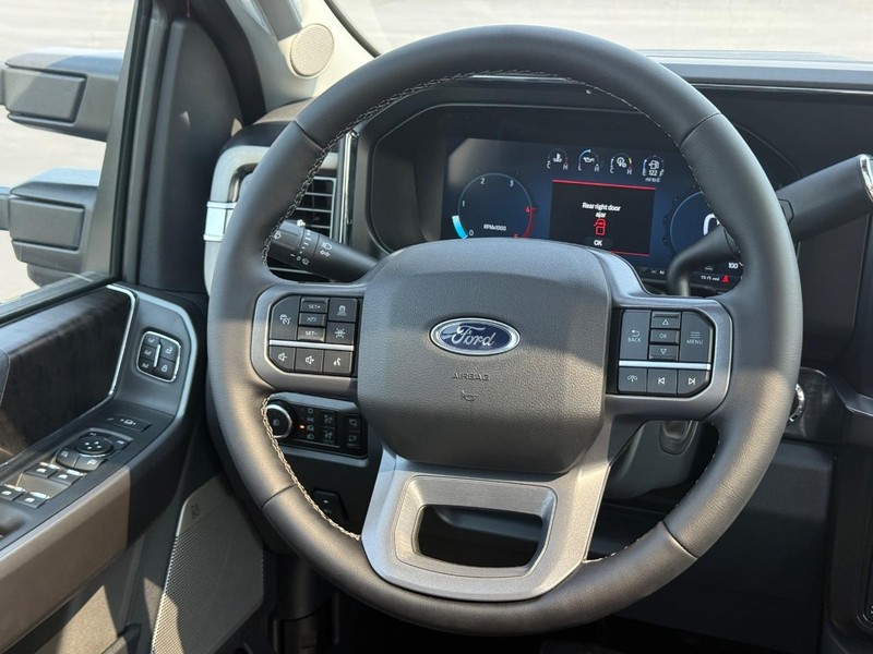 Ford Super Duty F-250 SRW Vehicle Image 09