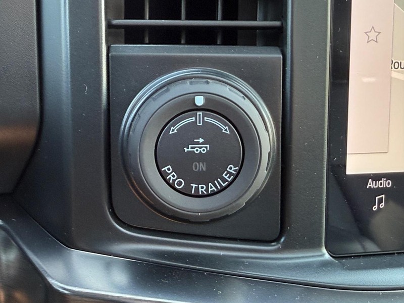 Ford Super Duty F-250 SRW Vehicle Image 13