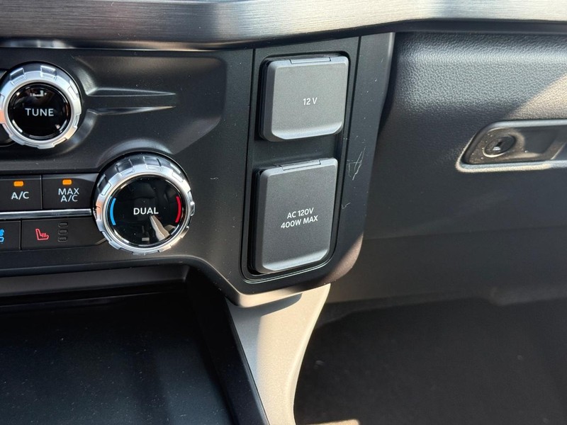 Ford Super Duty F-250 SRW Vehicle Image 18