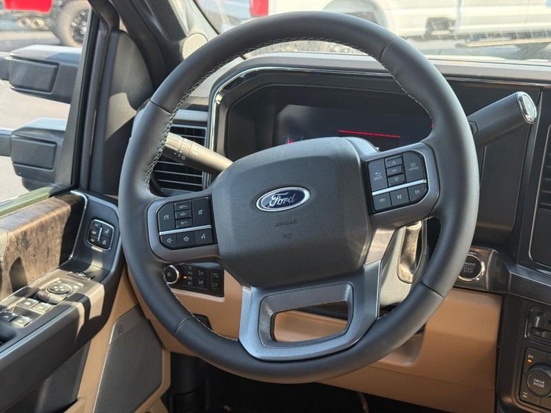 Ford Super Duty F-250 SRW Vehicle Image 08