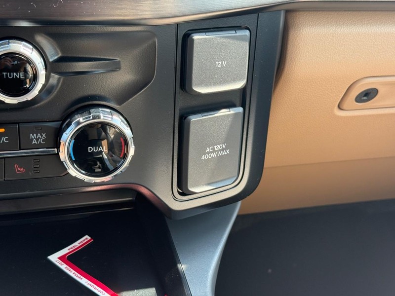 Ford Super Duty F-250 SRW Vehicle Image 16