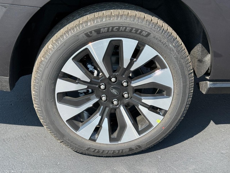 Ford Expedition Vehicle Image 04