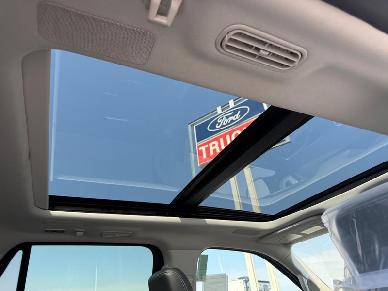 Ford Expedition Vehicle Image 07
