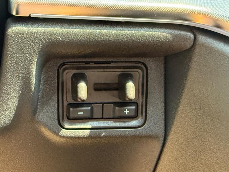 Ford Expedition Vehicle Image 14
