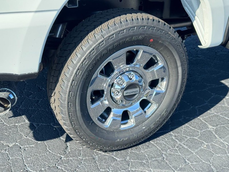 Ford Super Duty F-250 SRW Vehicle Image 05