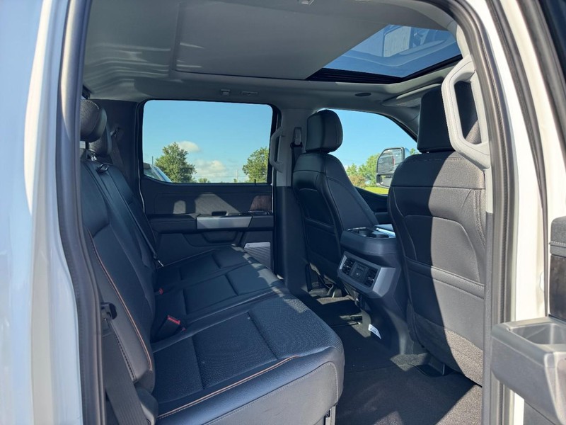 Ford Super Duty F-250 SRW Vehicle Image 06