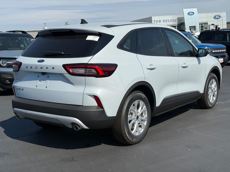Ford Escape Vehicle Image 03