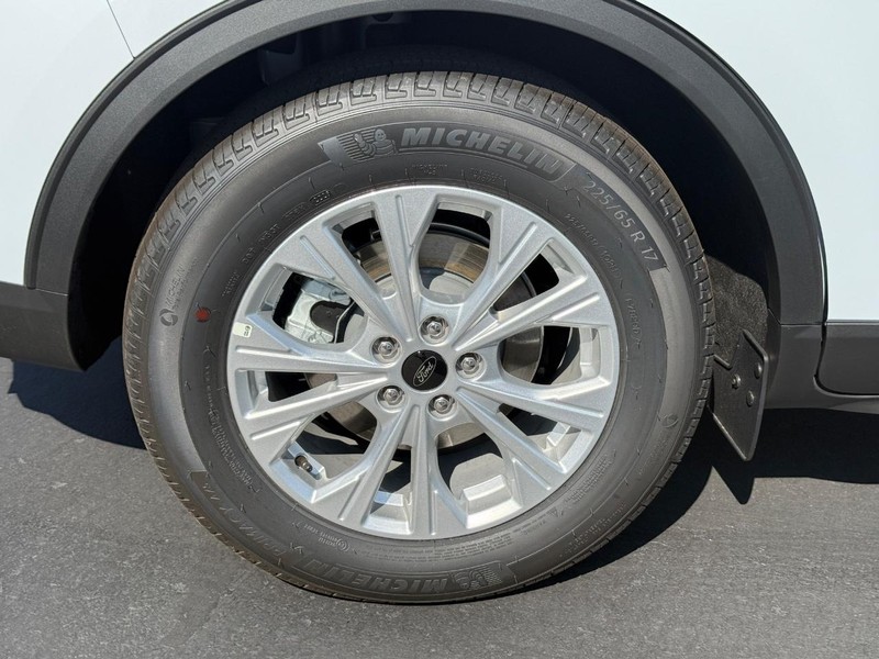 Ford Escape Vehicle Image 04