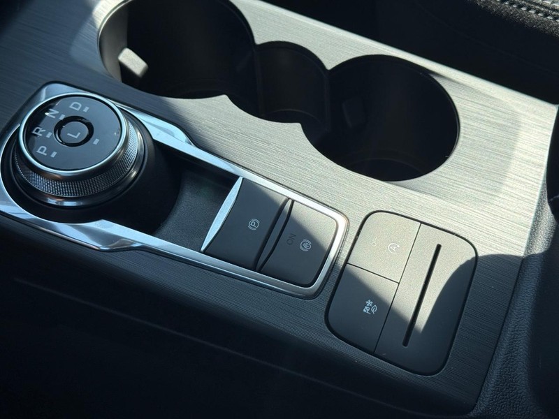 Ford Escape Vehicle Image 14