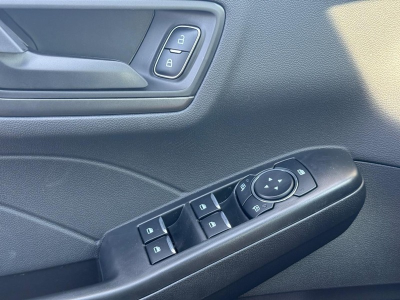 Ford Escape Vehicle Image 16