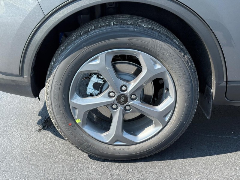 Ford Escape Vehicle Image 04