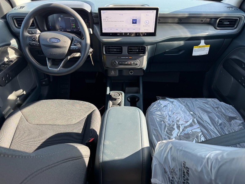 Ford Maverick Vehicle Image 06