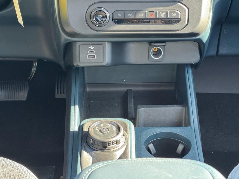 Ford Maverick Vehicle Image 09