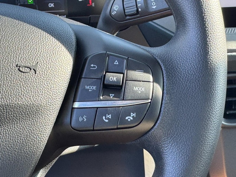Ford Maverick Vehicle Image 12