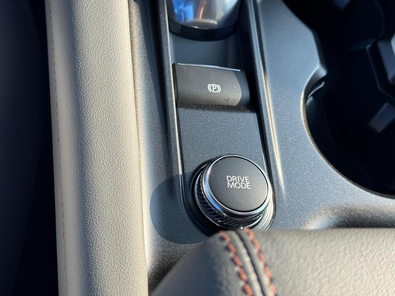 Ford Explorer Vehicle Image 16