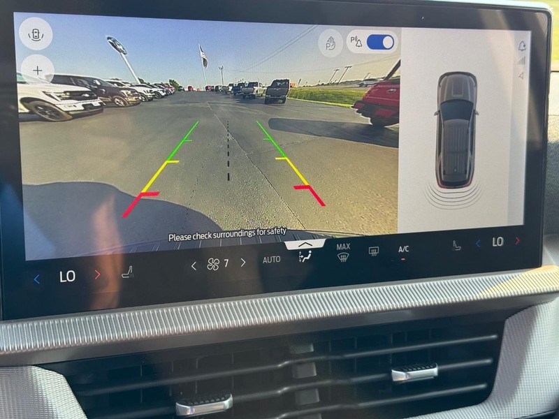 Ford Explorer Vehicle Image 18