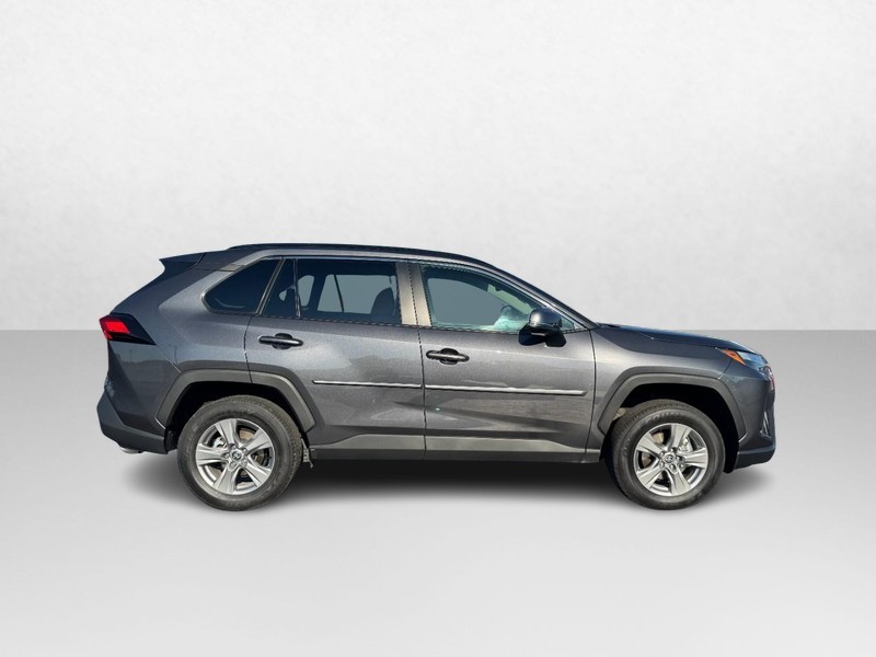Toyota RAV4 Vehicle Image 02