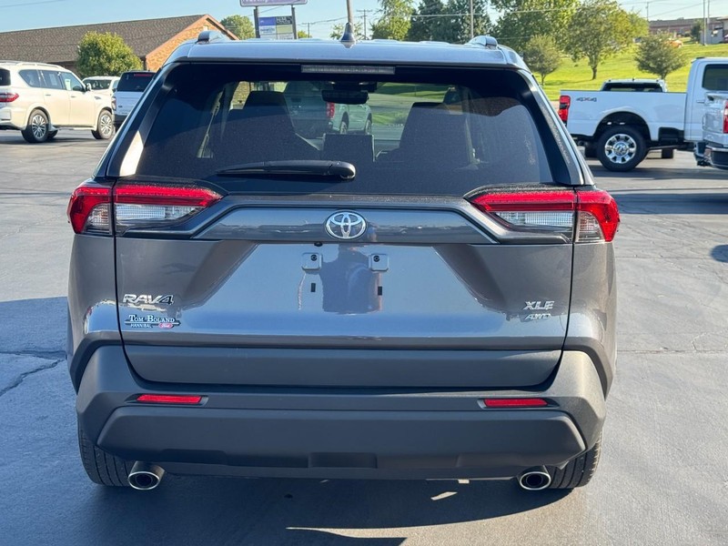 Toyota RAV4 Vehicle Image 05