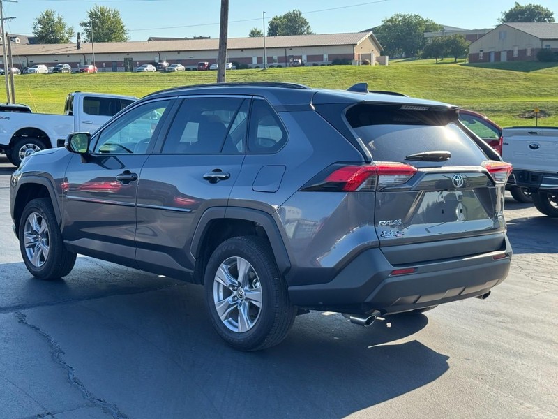 Toyota RAV4 Vehicle Image 06