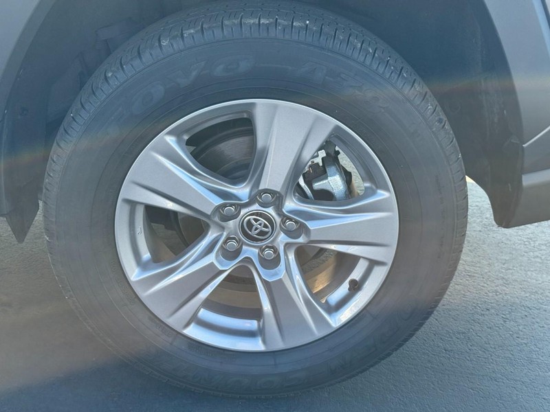 Toyota RAV4 Vehicle Image 07