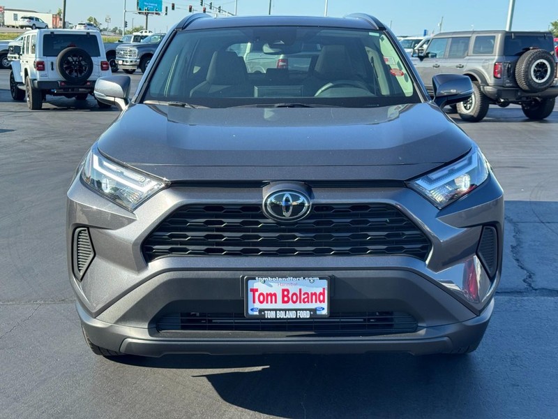 Toyota RAV4 Vehicle Image 09