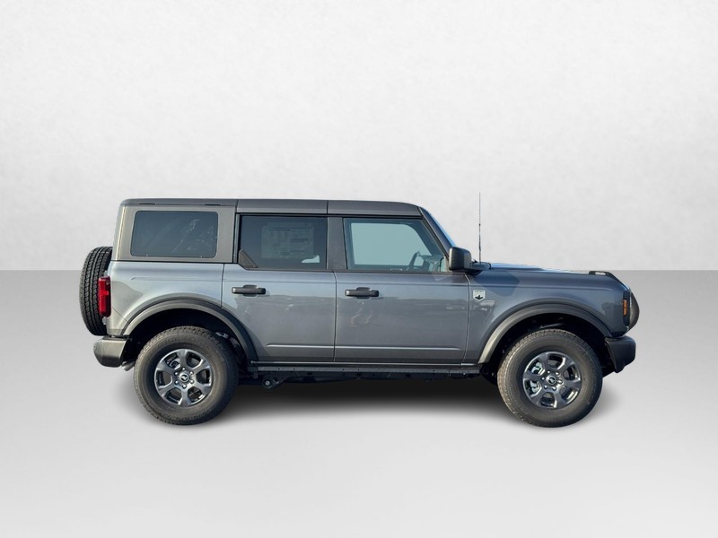 Ford Bronco Vehicle Image 02