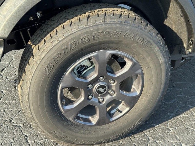 Ford Bronco Vehicle Image 04