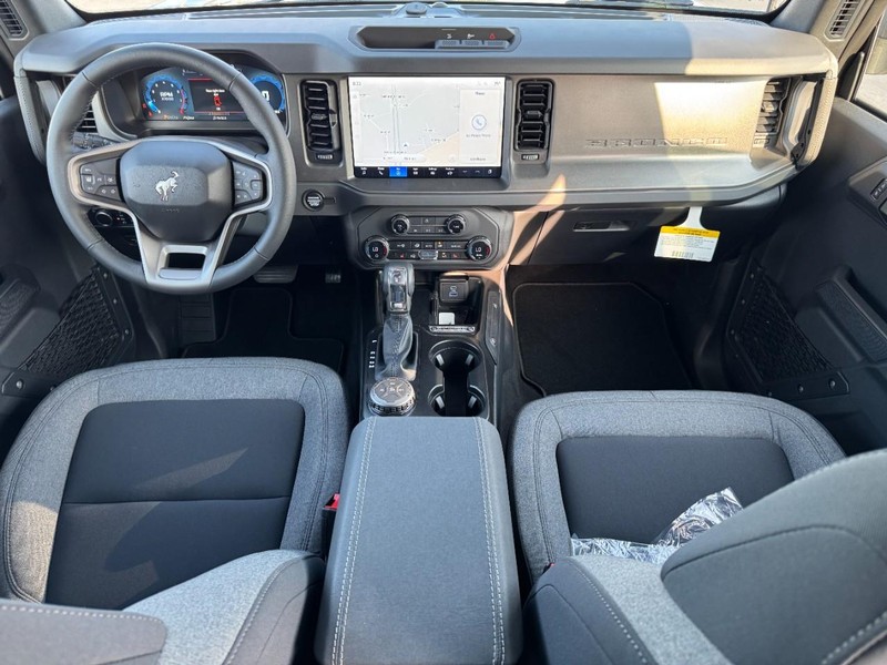 Ford Bronco Vehicle Image 06
