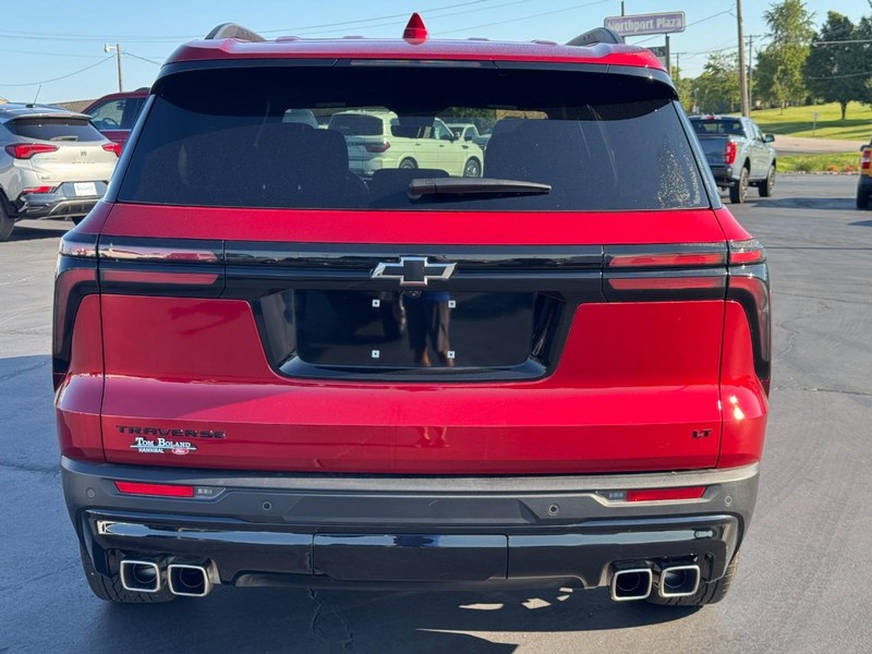 Chevrolet Traverse Vehicle Image 05