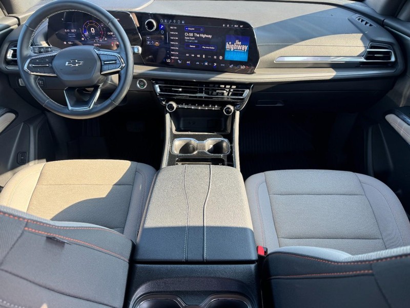 Chevrolet Traverse Vehicle Image 12