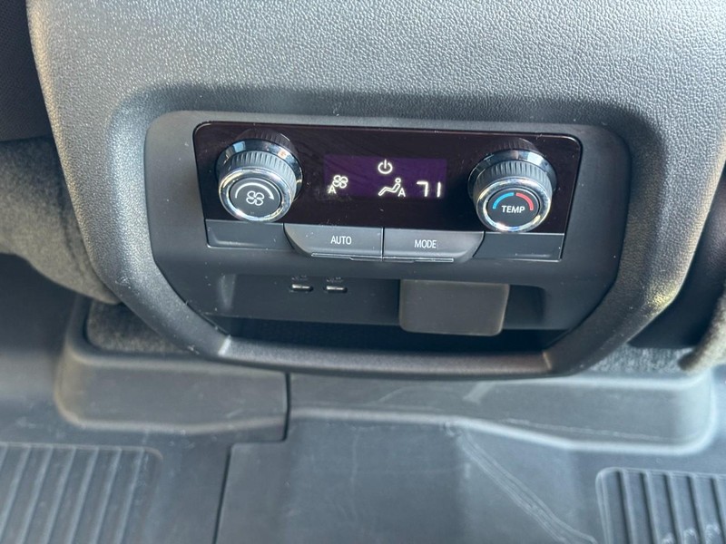 Chevrolet Traverse Vehicle Image 17