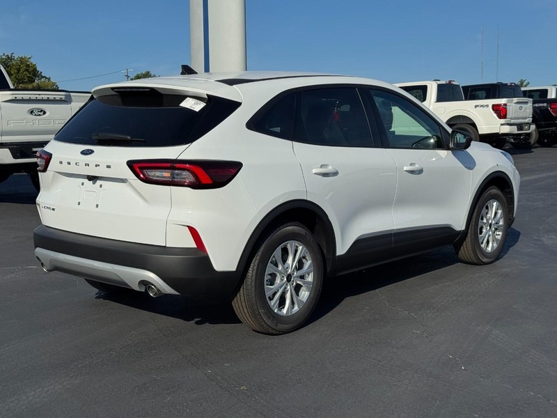 Ford Escape Vehicle Image 03