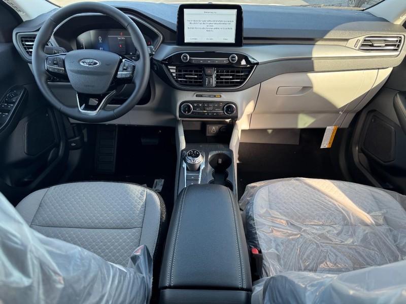 Ford Escape Vehicle Image 06