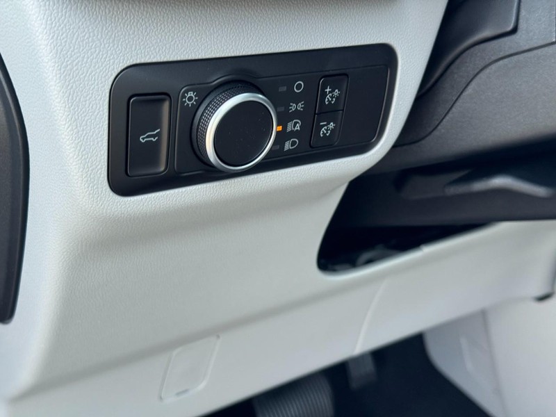 Ford Escape Vehicle Image 12