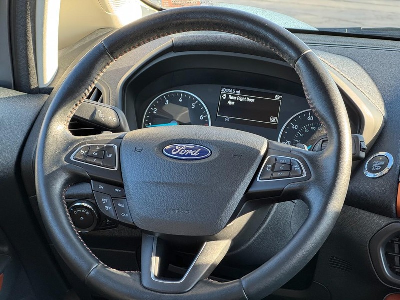 Ford EcoSport Vehicle Image 11