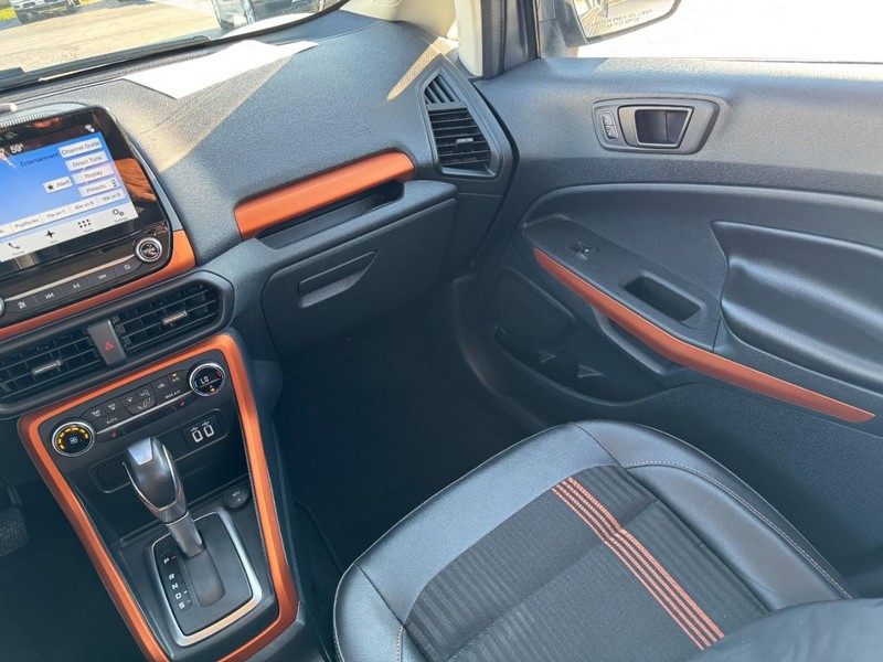Ford EcoSport Vehicle Image 14