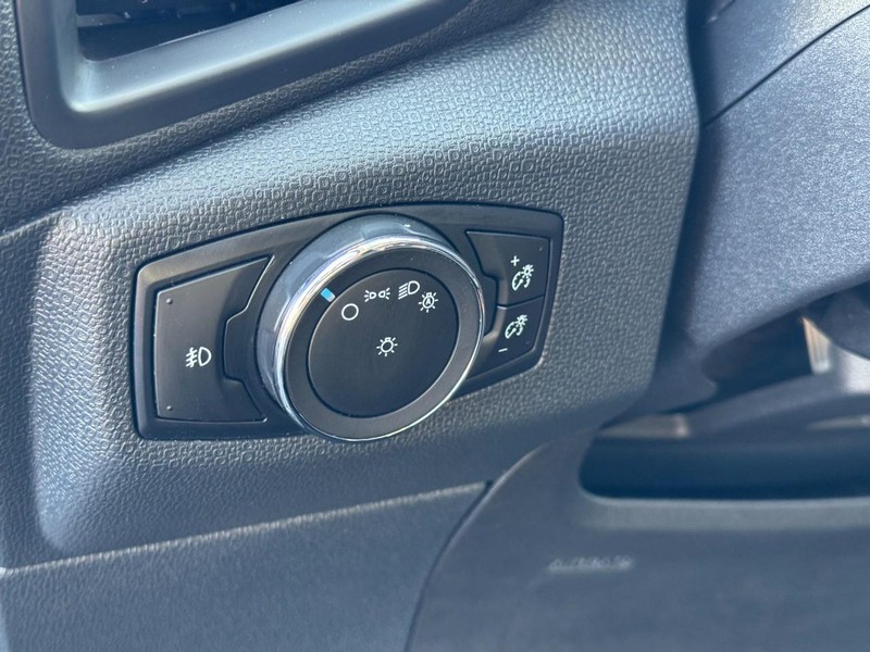 Ford EcoSport Vehicle Image 15
