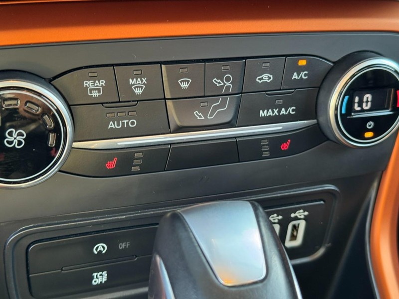 Ford EcoSport Vehicle Image 21