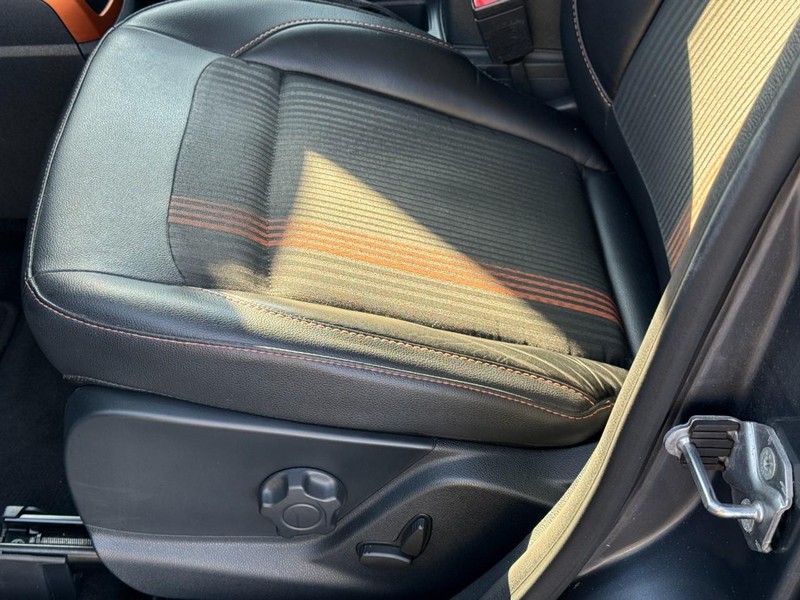 Ford EcoSport Vehicle Image 24