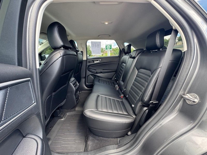 Ford Edge Vehicle Image 13