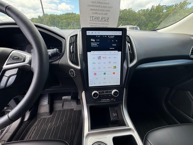 Ford Edge Vehicle Image 18
