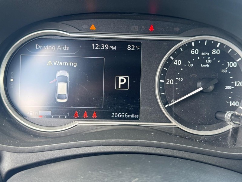 Nissan Versa Vehicle Image 15
