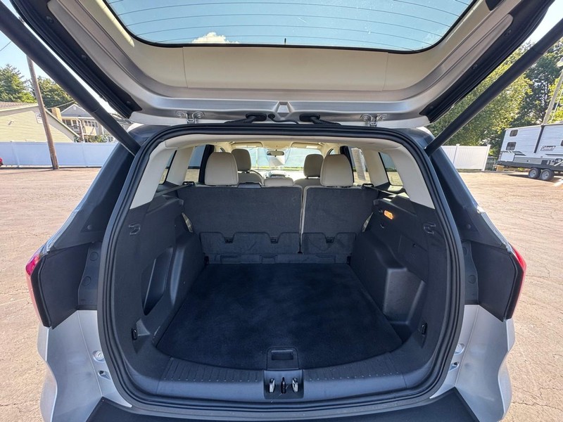Ford Escape Vehicle Image 11