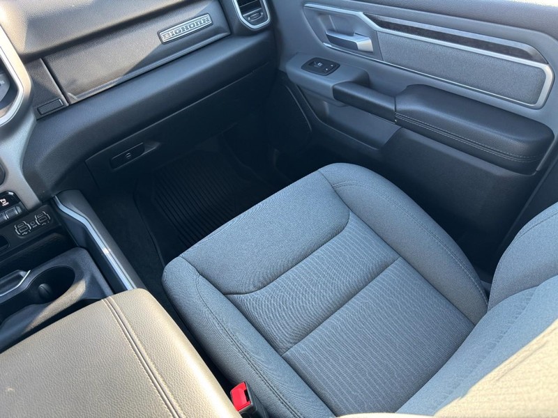 Ram 1500 Vehicle Image 15
