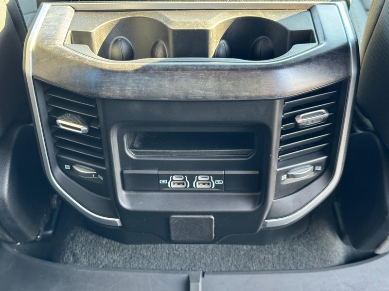 Ram 1500 Vehicle Image 16
