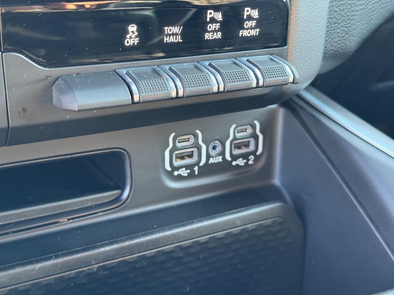 Ram 1500 Vehicle Image 22