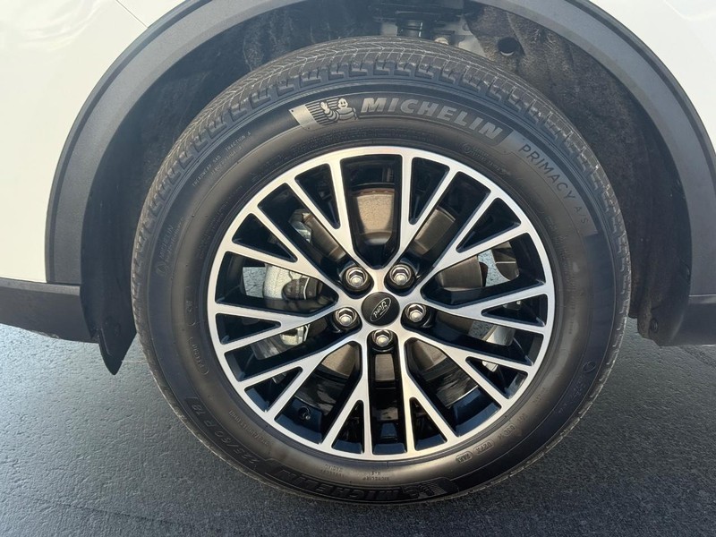 Ford Escape Vehicle Image 07