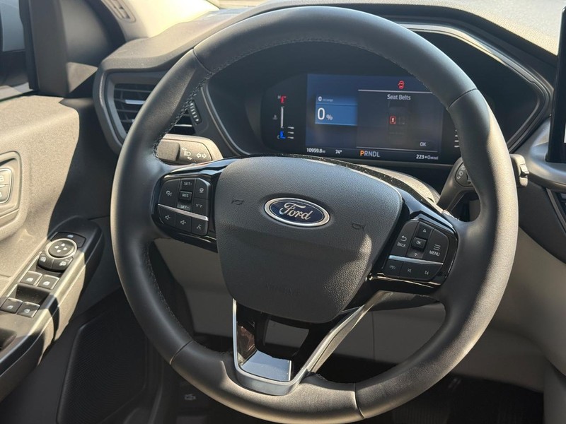 Ford Escape Vehicle Image 12