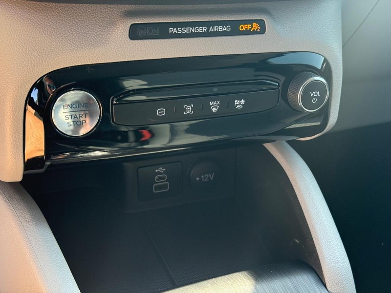 Ford Escape Vehicle Image 17